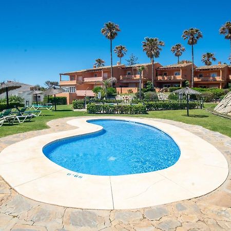 Fantastic Beachfront Apartment Estepona Exterior photo