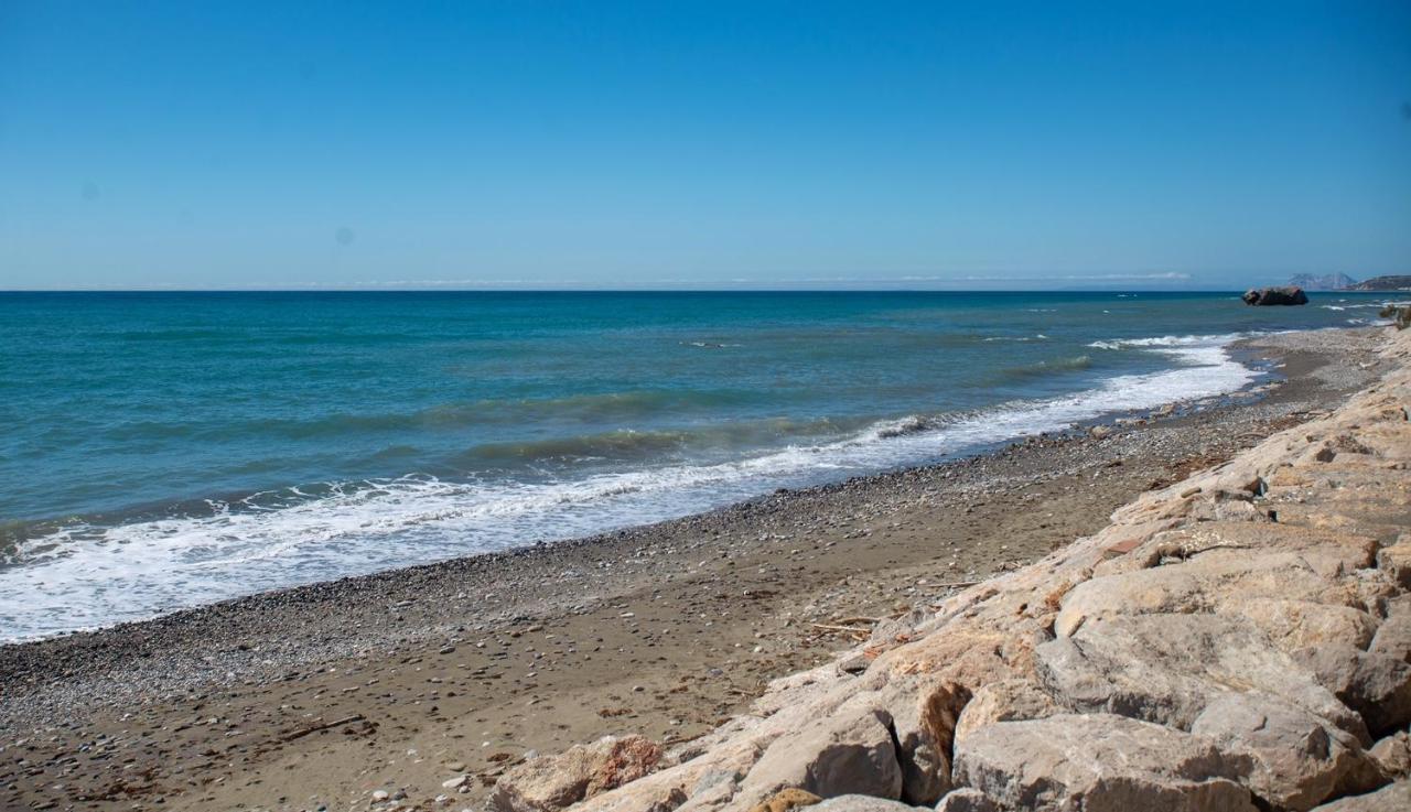 Fantastic Beachfront Apartment Estepona Exterior photo