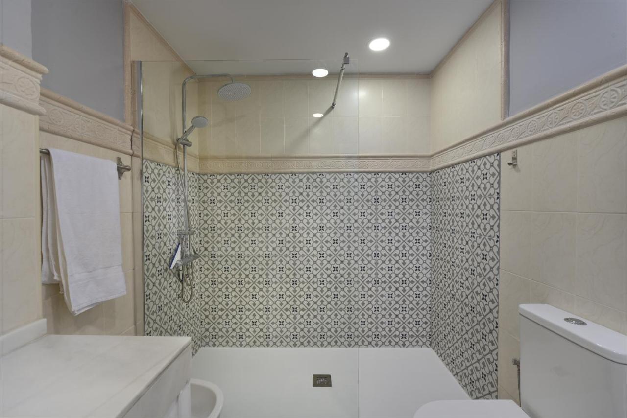 Fantastic Beachfront Apartment Estepona Exterior photo