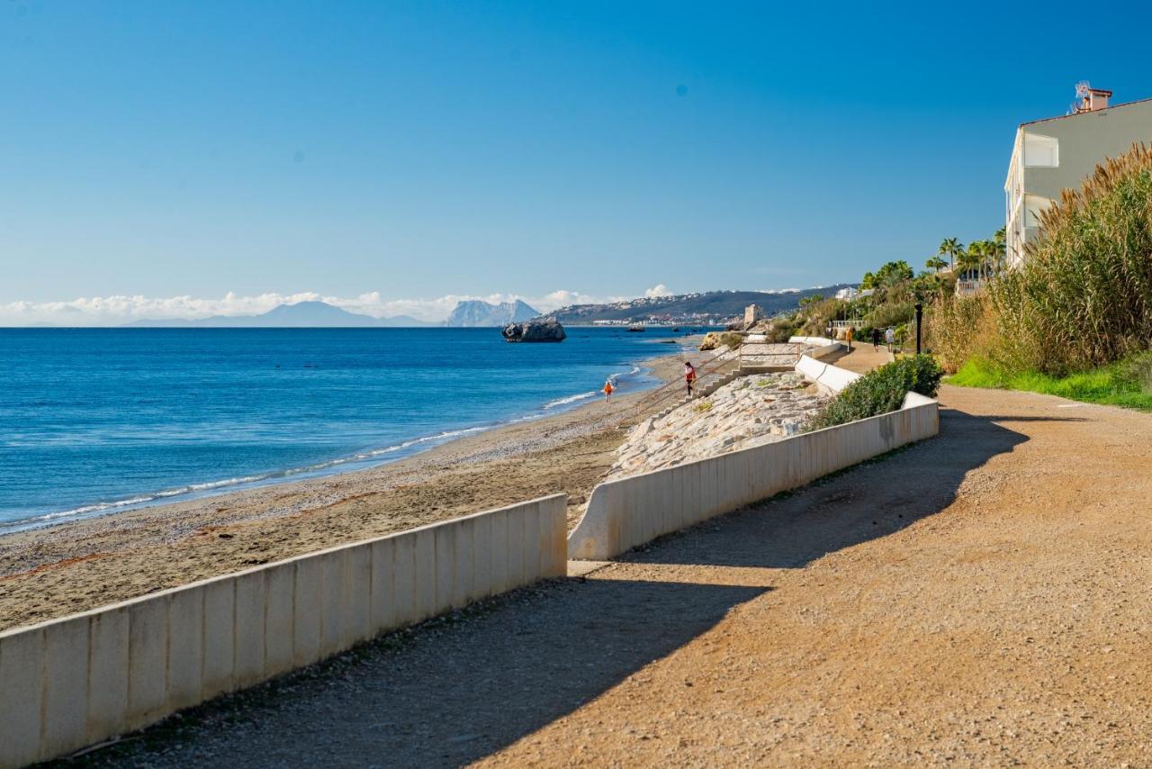 Fantastic Beachfront Apartment Estepona Exterior photo