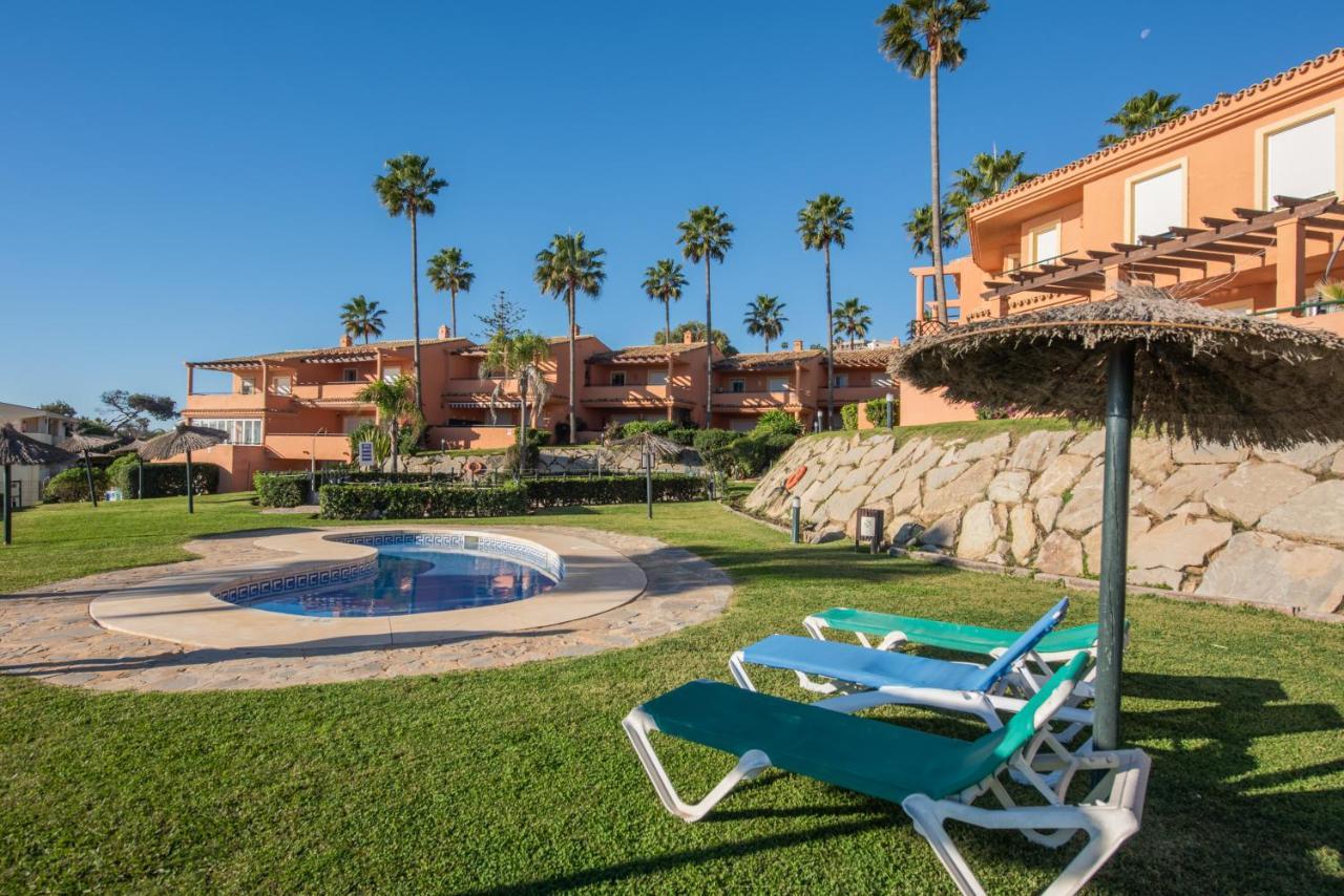 Fantastic Beachfront Apartment Estepona Exterior photo